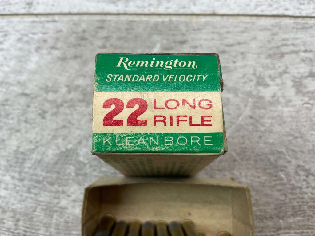 REMINGTON .22 LR STANDARD VELOCITY KLEANBORE INDEX 6122, QTY 17, VINTAGE #5-08572-BDH