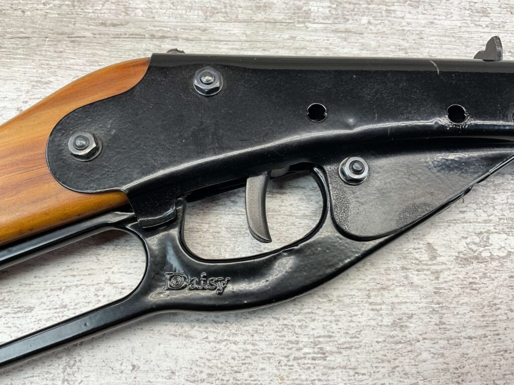 DAISY NO. 102 MODEL 36 .175 CAL PUMP ACTION AIR RIFLE, VINTAGE #5-08570-BDH