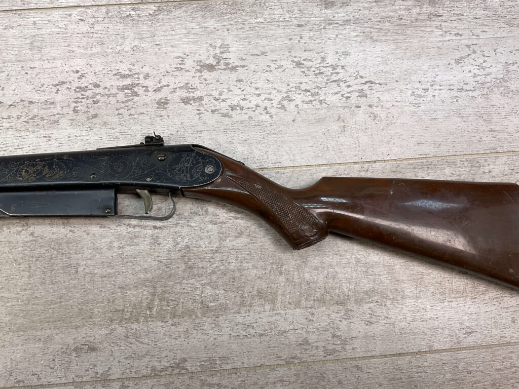 DAISY MODEL NO. 25 ENGRAVED AIR RIFLE, VINTAGE #5-08051-PF