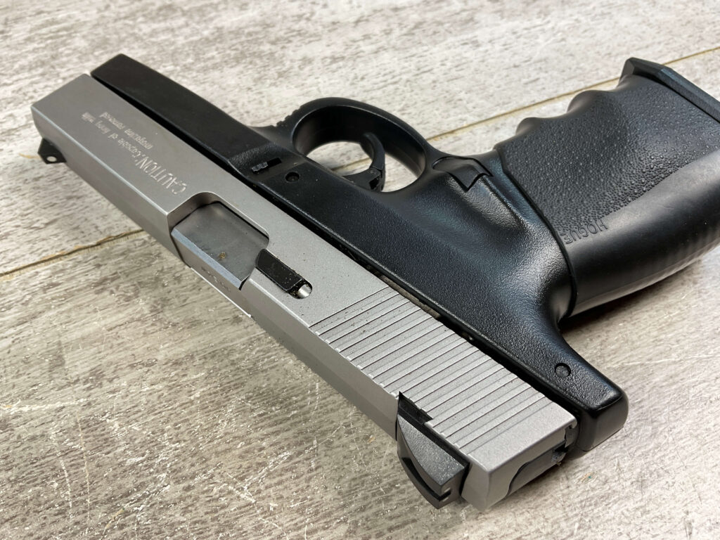 SMITH & WESSON S&W SW40V .40CAL SEMI AUTO PISTOL, IN CASE #5-10501