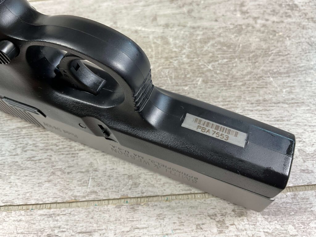 SMITH & WESSON S&W SW40V .40CAL SEMI AUTO PISTOL, IN CASE #5-10501