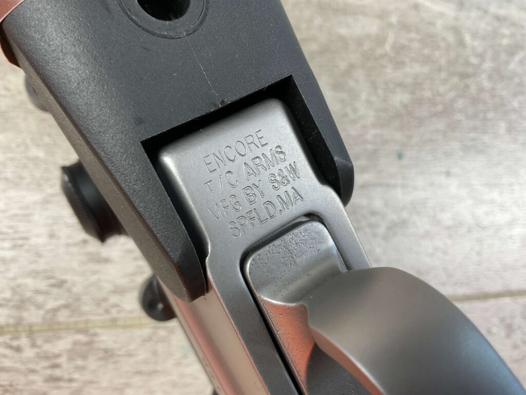 THOMPSON CENTER ARMS ENCORE 6.5 CREEDMORE SINGLE SHOT BREAK ACTION RIFLE W/LEUPOLD SCOPE, JAMES EARL JONES COLLECTION #5-10709