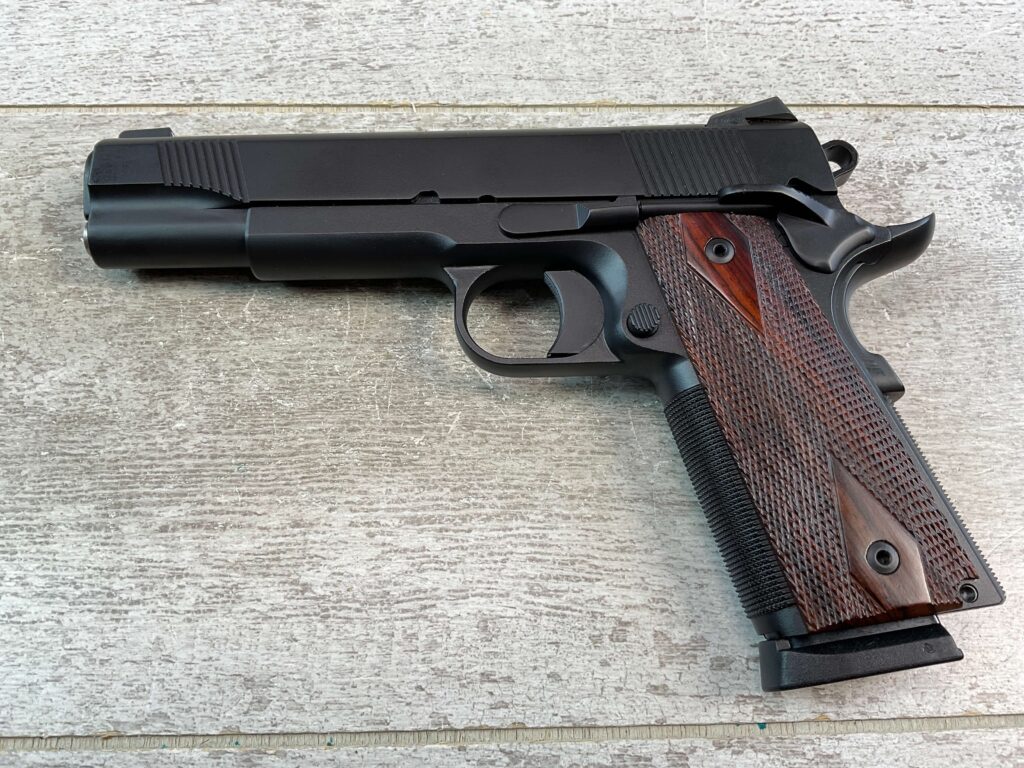 NIGHTHAWK CUSTOM GOVT MOD .45 ACP SEMI AUTO PISTOL, JAMES EARL JONES COLLECTION, LIKE NEW #5-10783