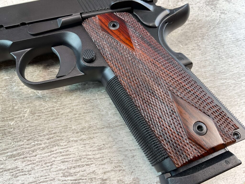 NIGHTHAWK CUSTOM GOVT MOD .45 ACP SEMI AUTO PISTOL, JAMES EARL JONES COLLECTION, LIKE NEW #5-10783