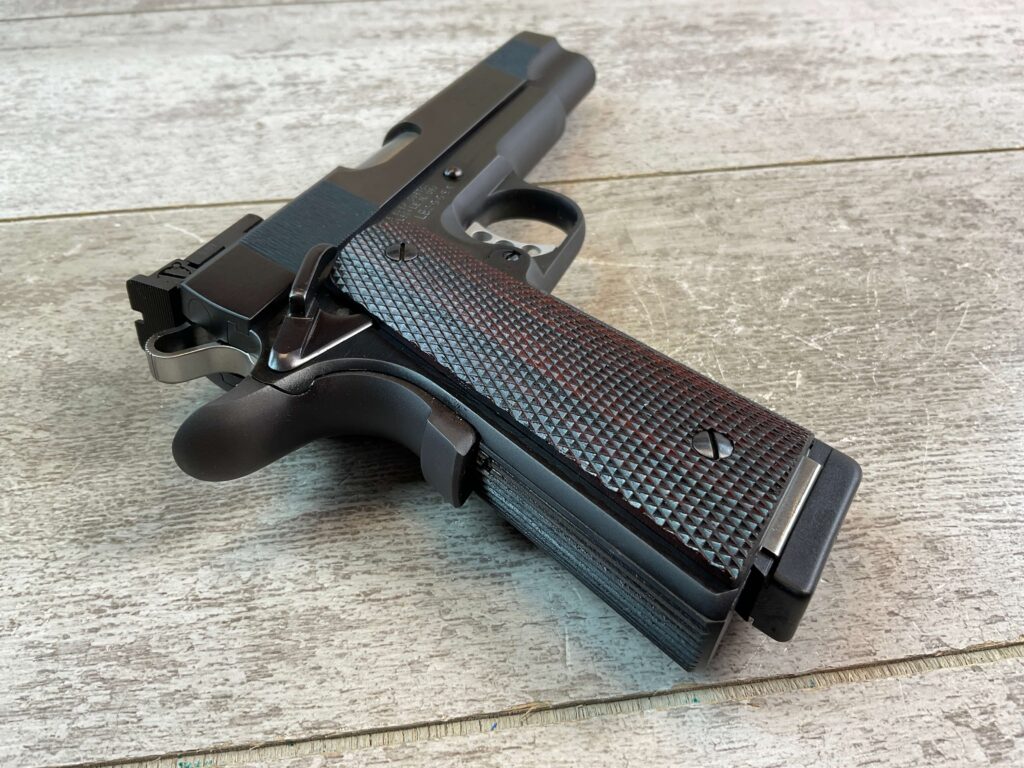 LES BAER 1911 CUSTOMS 400 COR-BON SEMI AUTO PISTOL, JAMES EARL JONES COLLECTION, CUSTOM #5-10825