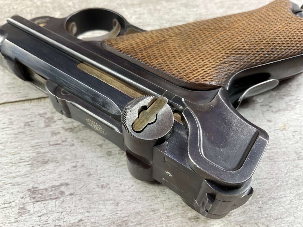 DWM 1900 SWISS 7.65MM LUGER P08 SEMI AUTO PISTOL, JAMES EARL JONES COLLECTION, MINTY & MATCHING #5-10867