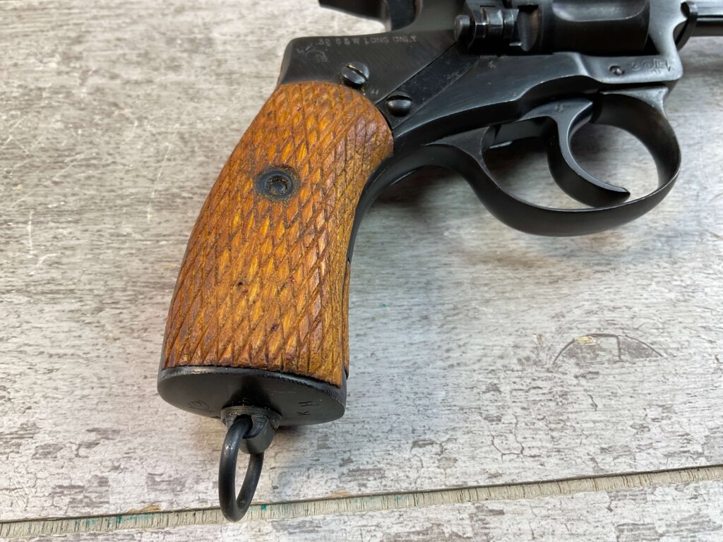 RUSSIAN NAGANT .32 S&W M1895 REVOLVER 1944 DATE TULA ARSENAL, JAMES EARL JONES "FAVORITES" COLLECTION #5-10880