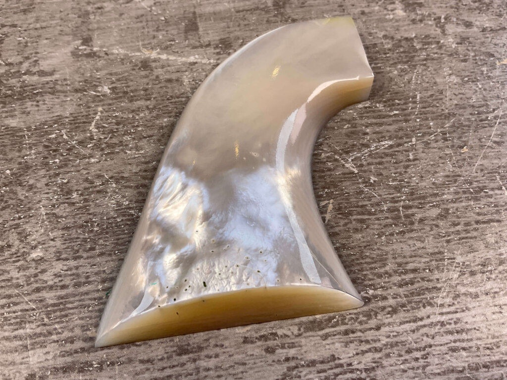 EAGLE GRIPS COLT S A ARMY, REAL PEARL RIGHT-SIDE GRIP #5-11613